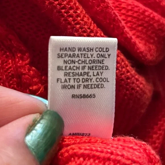 Sejour sleeveless lightweight knit sweater in a beautiful orange color. Size 1x - Picture 8 of 8